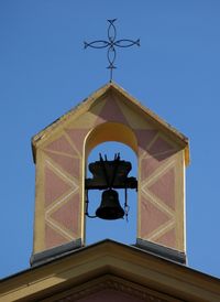 Glockenturm in Südfrankreich